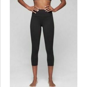 Athleta All Black Straight Crop Capris XS
